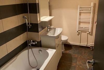 Apartament cu 2 camere semidecomandat în Podu Roș