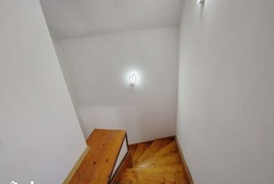 Casă cu 5 camere cu Teren 2166 Mp în Somova - 12