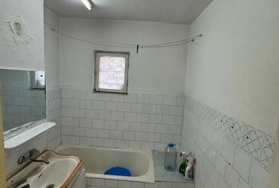 Apartament cu 4 camere decomandat în Urlați - 9