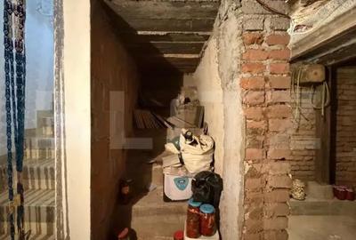 Casă cu 3 camere cu Teren 1644 Mp în Central - 11