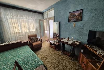 2 Camere Canta ETAJ 1 - dubla vedere - decomandat - statii CTP - Zona Petrom 2 Camere Canta ETAJ 1 - dubla vedere - decomandat - statii CTP - Zona Petrom - 4