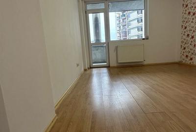 Spațiu comercial, de 27 mp, în Central - 3