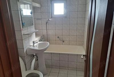 Apartament decomandat, 4 camere , 2 bai, etaj 2 - 5