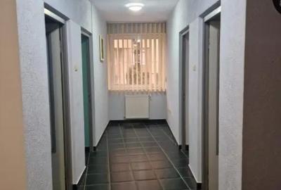 Apartament cu 4 camere decomandat în Traian - 3