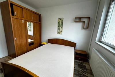 Apartament cu 3 camere semidecomandat în Central - 1