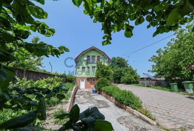 Casa pe 3 niveluri+teren 3650mp, loc Comsesti, zona Lacurile Martinesti - 3