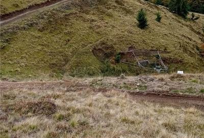 Teren de 2000 mp, în Curățele - 5