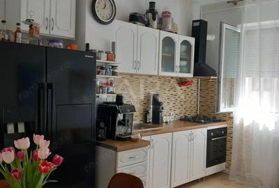 Vanzare apartament in imobil in zona de case, Gruia.