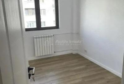 Apartament cu 3 camere - complet renovat - centrala proprie - Dumbrava Noua