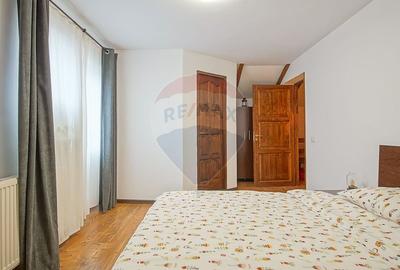 Casă cu 9 camere cu Teren 888 Mp în Sohodol - 38