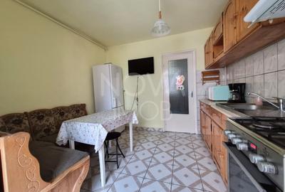 Apartament cu 3 camere decomandat, mobilat în Vasile Aaron - 7
