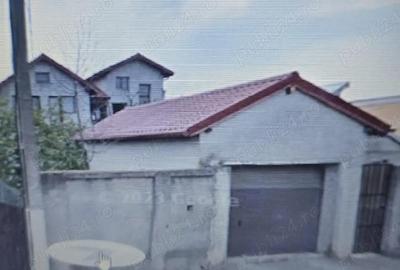 Casă cu 7 camere cu Teren 1750 Mp în Central