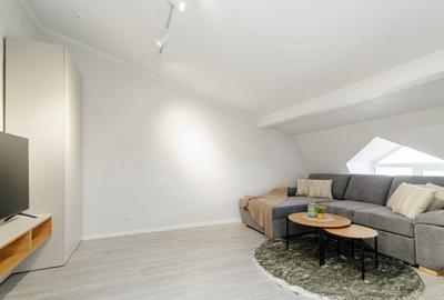 Garsonieră decomandată în Tractorul