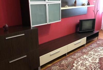 Garsonieră decomandată în Girocului