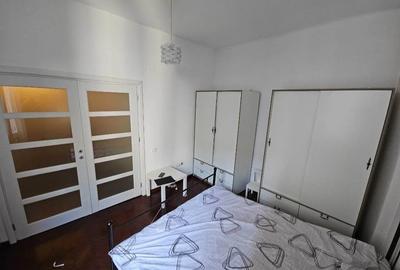 Apartament cu 2 camere semidecomandat, mobilat în P-ța Romană
