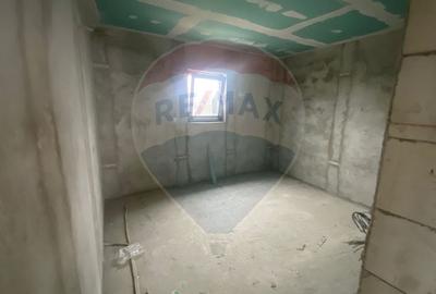 Casă / Vilă cu 4 camere de vânzare, Nucet, Dambovita. - 3