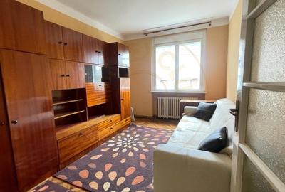 De Vanzare apartament in casa, Central - 7