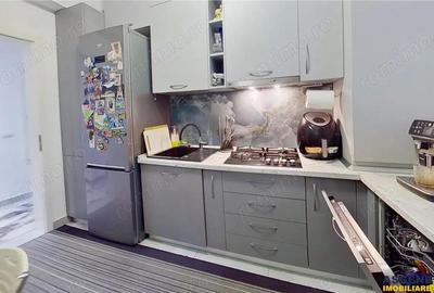 TUR 3D! Decomandat, mobilat, accesorizat, balcon,spatii depozitare,loc parcare, Grandis,Tractorul,Br - 9