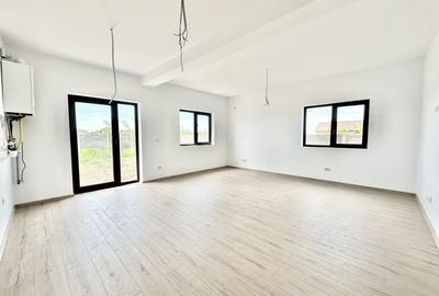 Duplex cu 4 camere cu Canalizare în Moșnița Veche - 2