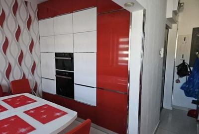 Apartament cu 3 camere semidecomandat în Nufărul - 2