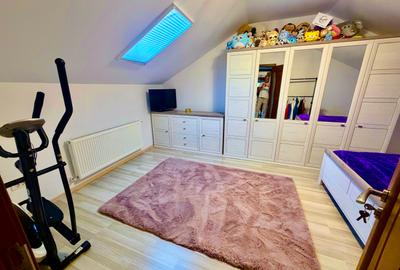 Duplex cu 5 camere cu Canalizare în Sud