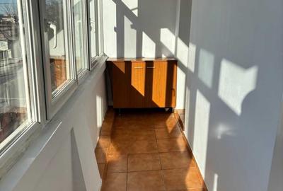 Apartament cu 3 camere decomandat în Mioriței