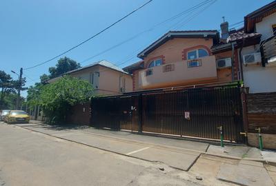Casă cu 5 camere cu Canalizare în Tineretului
