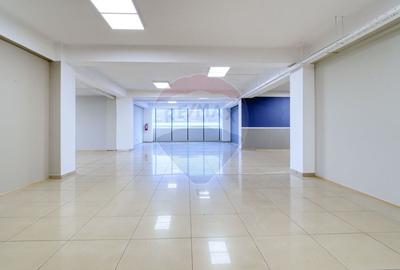 Spațiu comercial, de 1,000 mp, în Calea București - 21