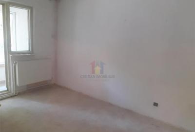 3 camere , etaj 1,, Independentei bloc nou ,Liber - 5
