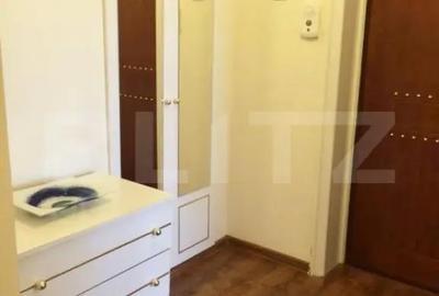 Apartament cu 2 camere decomandat, mobilat în Ultracentral