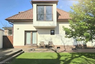 Casă cu Teren 400 Mp în Florilor