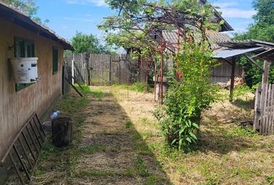 Casă cu 3 camere cu Teren 2200 Mp în Central - 2