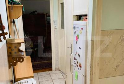 Apartament de vanzare, cu 3 camere, zona 7 Noiembrie - 10