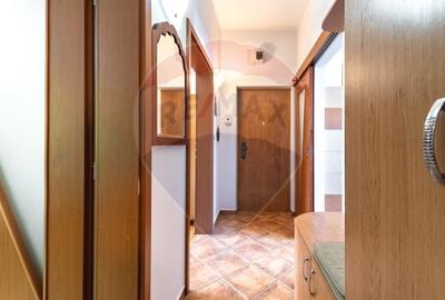 Apartament cu 2 camere decomandat, mobilat în Tractorul - 12