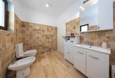 Casă individuală cu 4 camere cu Canalizare în Central - 34