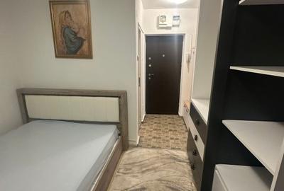 Garsonieră decomandată, mobilată în Nicolina