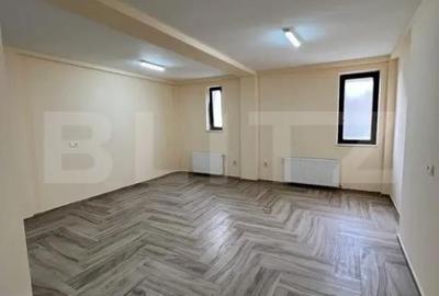 Spațiu comercial, de 280 mp, în Central - 7