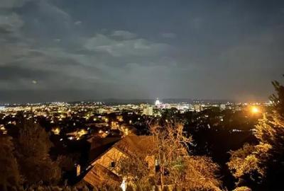 Teren de 372 mp, în Valea Roșie