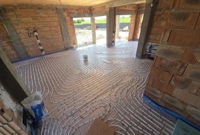 CARTIER PRIVAT, CASA 4 CAMERE, 2 BAI, MIROSLAVA , PLACA DE BETON PESTE ETAJ - 13