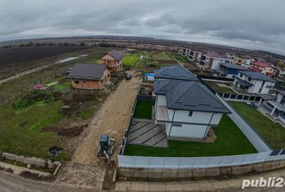 Casă cu 4 camere în Corbeanca