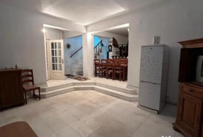 Casă cu 7 camere cu Teren 518 Mp în Mamaia - 16