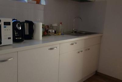 Apartament cu 4 camere semidecomandat în Central - 3