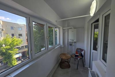 Apartament cu 2 camere decomandat în 5 Călărasi - 2