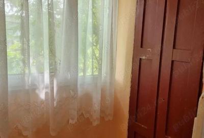 Apartament cu 3 camere semidecomandat în Central - 1