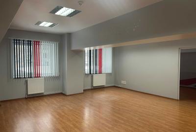 Spațiu comercial, de 78 mp, în Central - 6