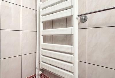 APARTAMENT CU 4 CAMERE AFLAT PE BD DECEBAL APROAPE DE PTA ALBA IULIA - BD UNIRII - 26