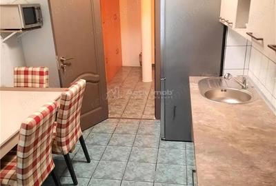 Apartament cu 3 camere decomandat în Central - 1