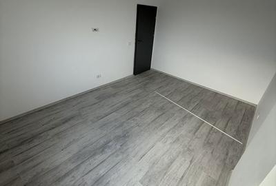 Apartament cu 2 camere în Km 4 - 3