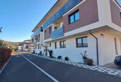 Apartament cu 3 camere decomandat în Florești - 8