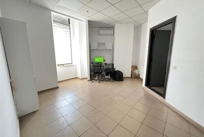 Spațiu comercial, de 131.60000610352 mp, în Micro 3 - 2